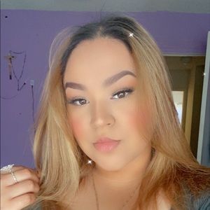 Meet your Posher, Daniela